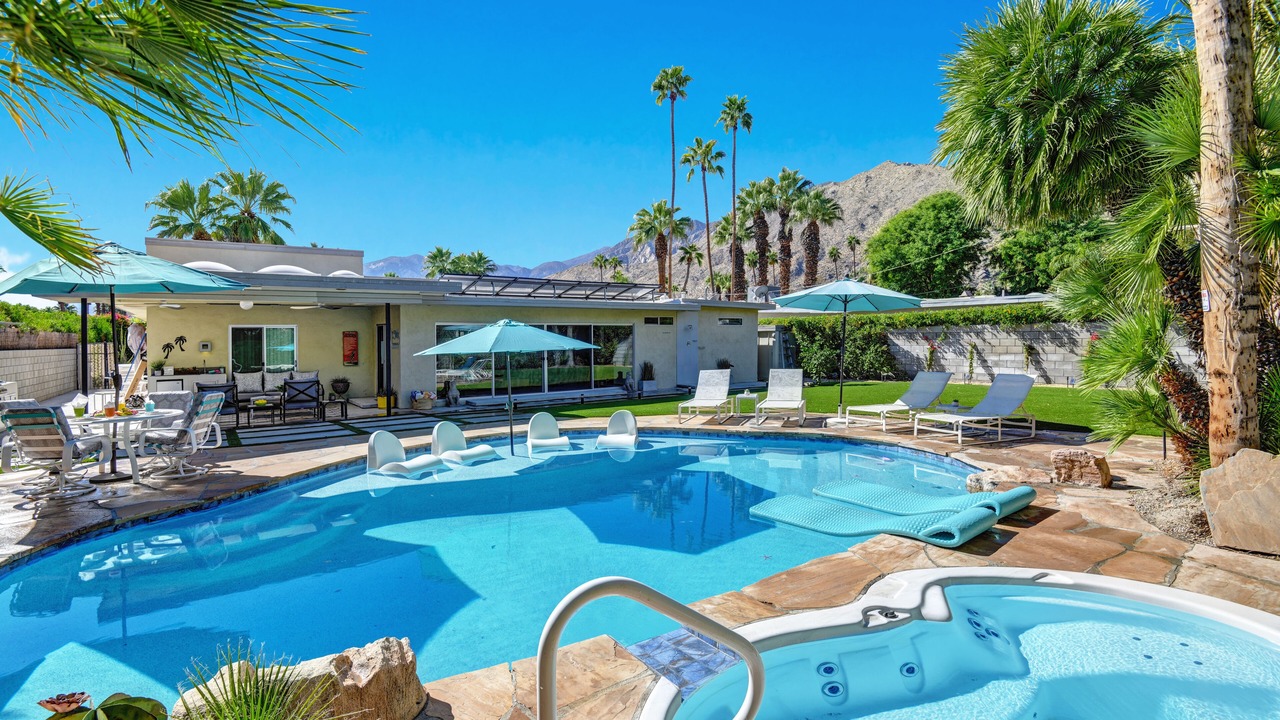 Photo of Outdoor in Tahquitz River Estates