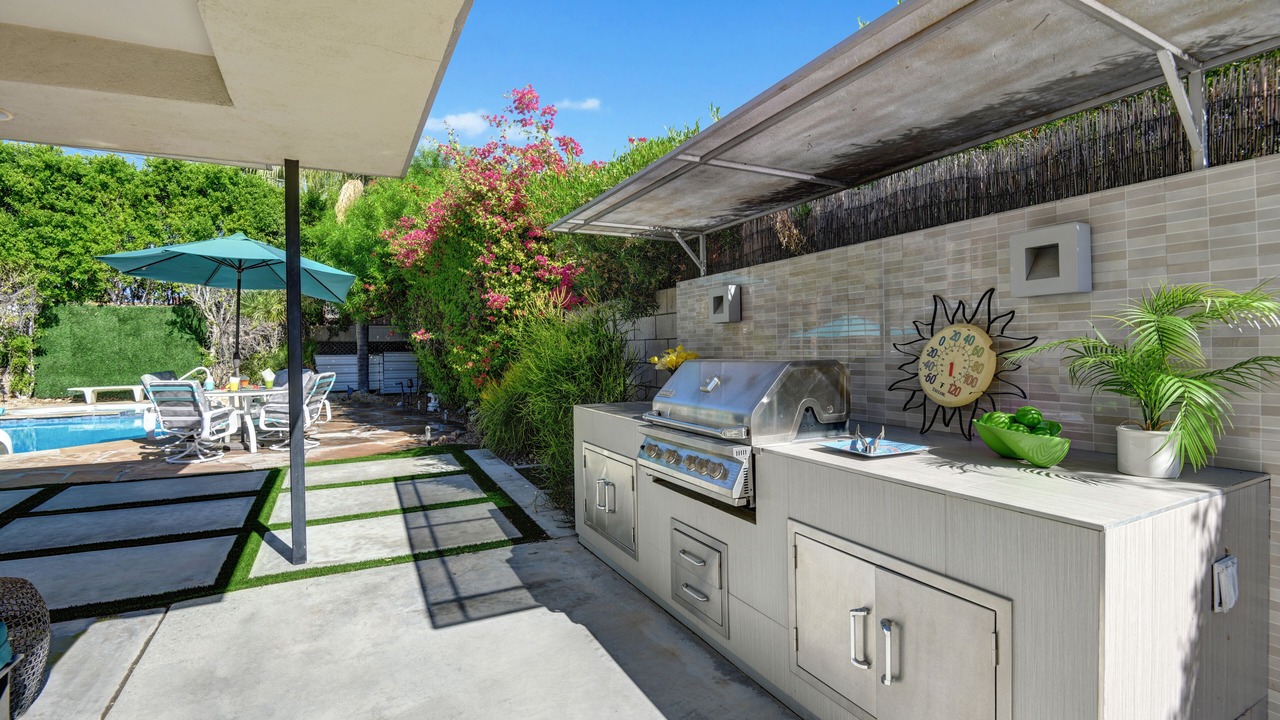Photo of Patio Balcony in Tahquitz River Estates