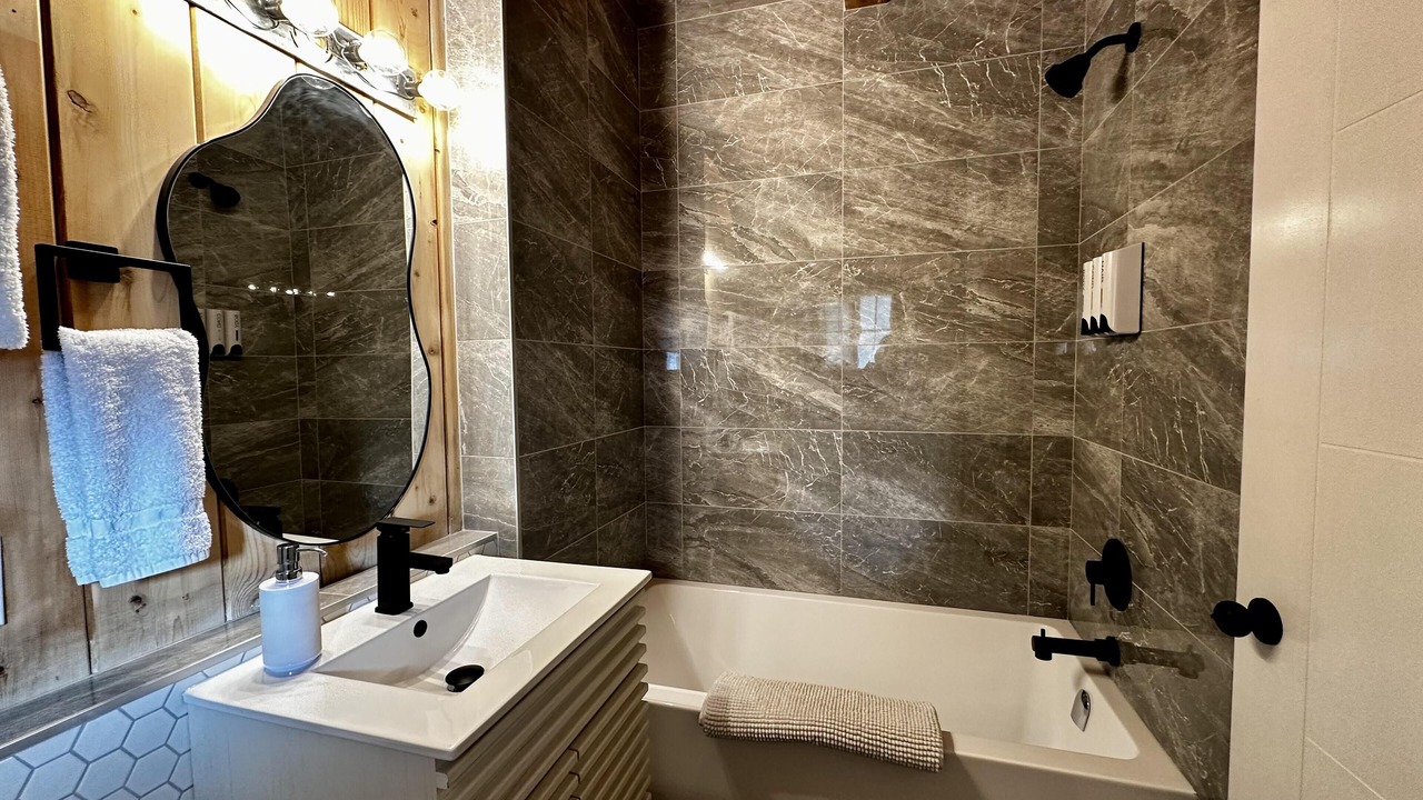 Photo of Bathroom in Ucluelet