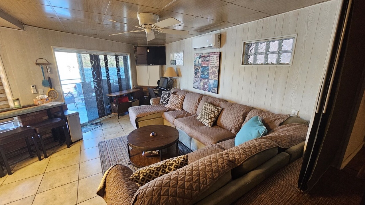 Photo of Livingroom in Parker Strip