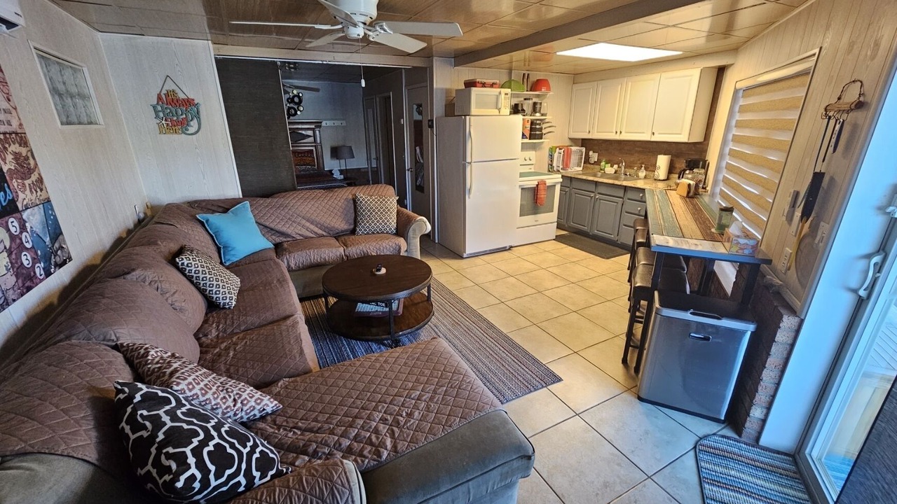 Photo of Livingroom in Parker Strip