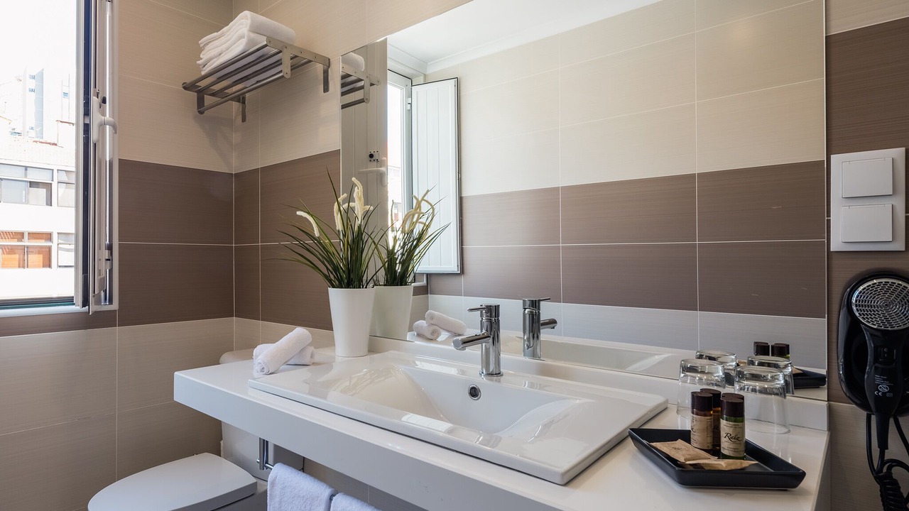 Photo of Bathroom in Sao Jorge de Arroios