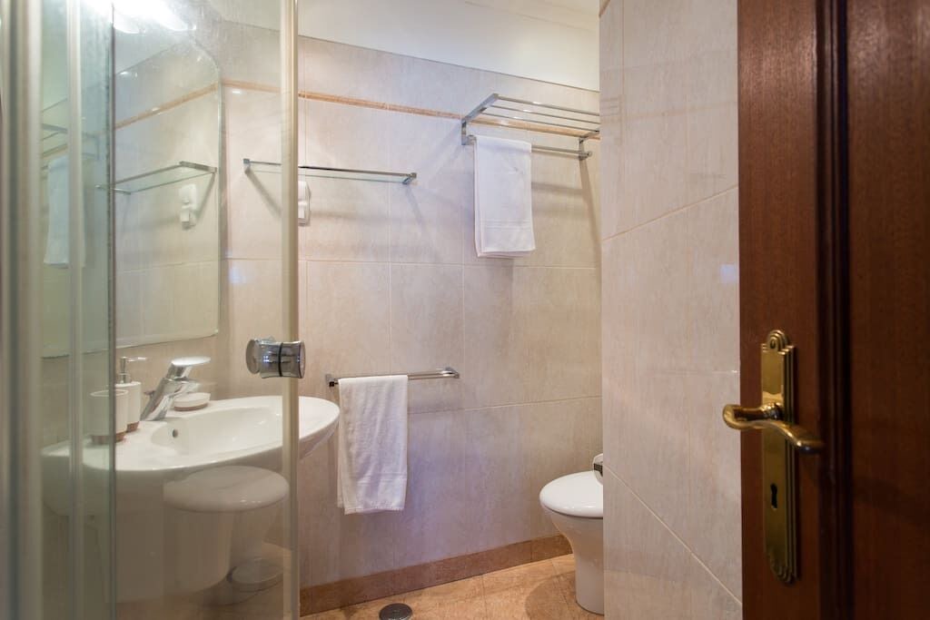 Photo of Bathroom in Oeiras