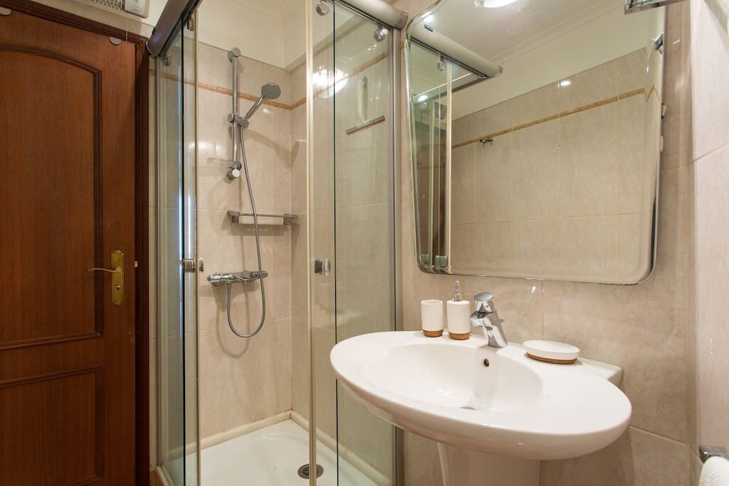 Photo of Bathroom in Oeiras