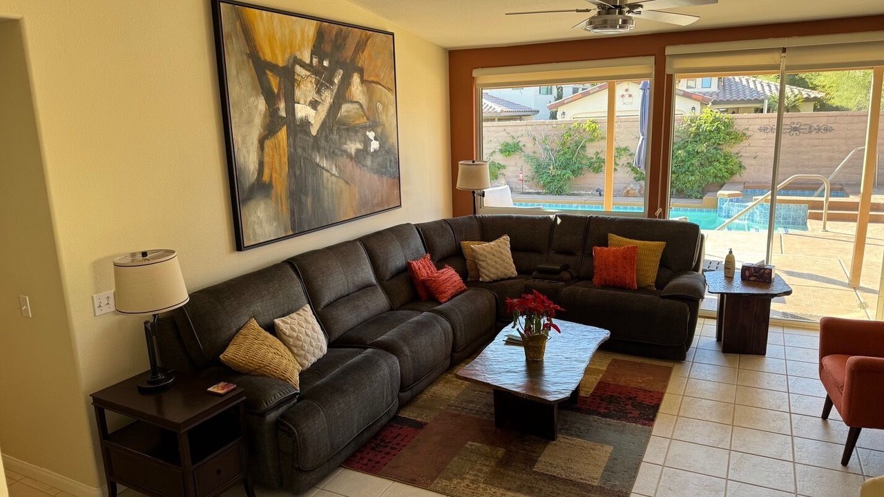 Photo of Livingroom in Palm Desert