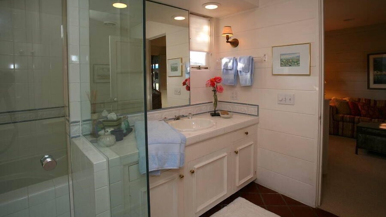 Photo of Bathroom in Carpinteria