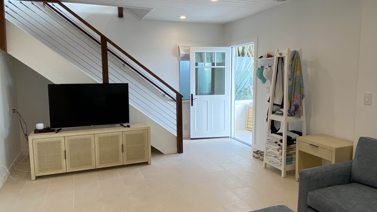 Photo of Livingroom in Western Malibu