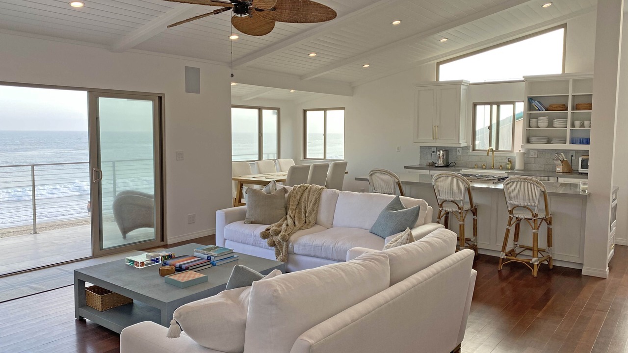Photo of Livingroom in Western Malibu