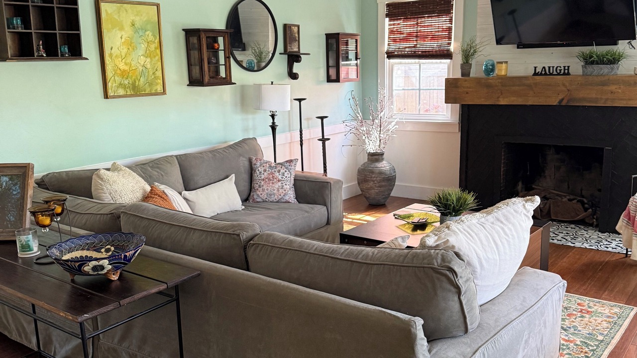 Photo of Livingroom in North Hollywood