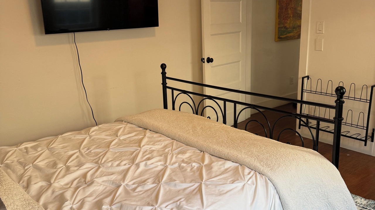 Photo of Bedroom in North Hollywood