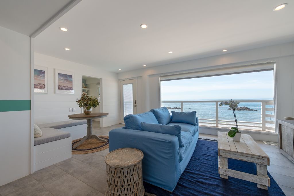 Photo of Livingroom in Central Malibu