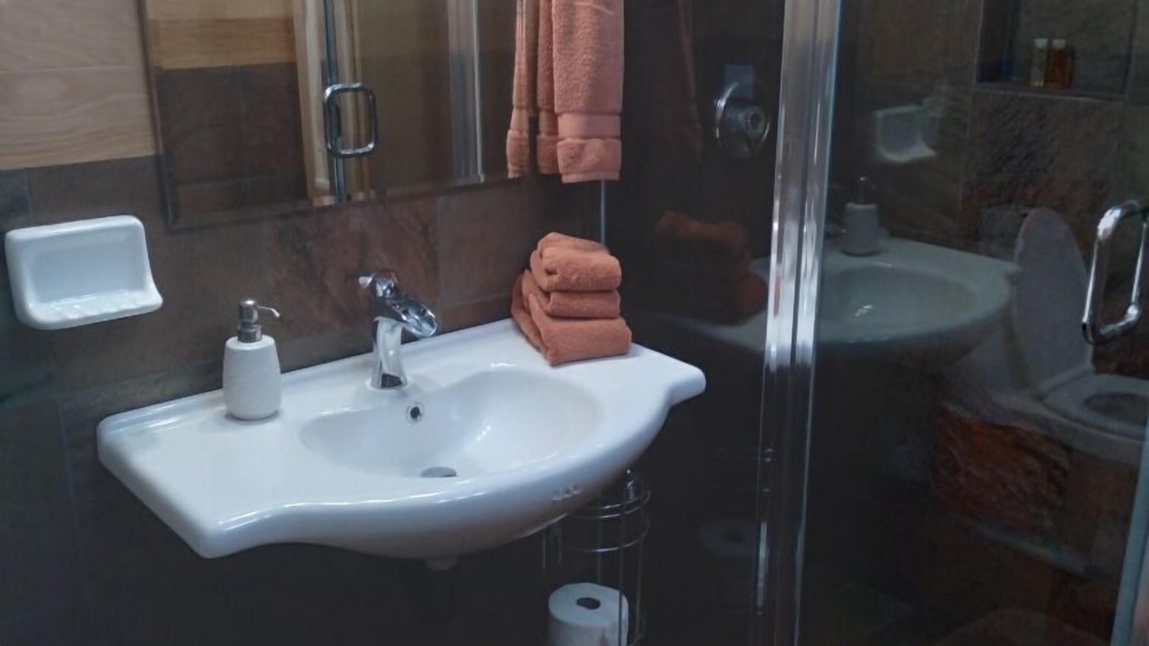 Photo of Bathroom in Murphys