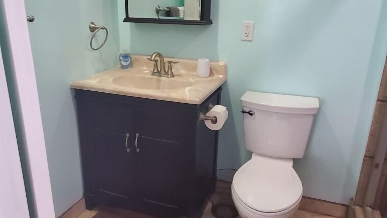 Photo of Bathroom in Harbor