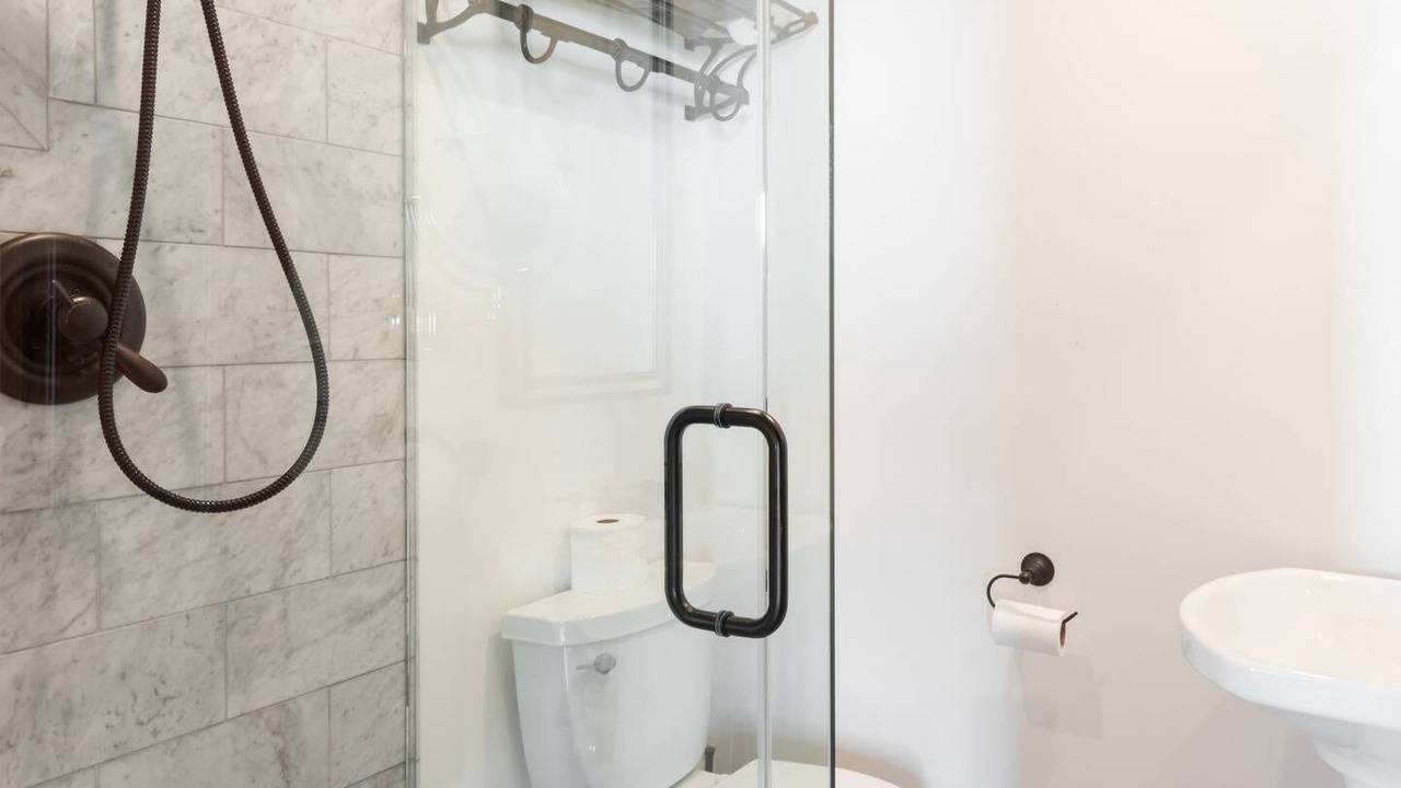 Photo of Bathroom in Eastern Malibu