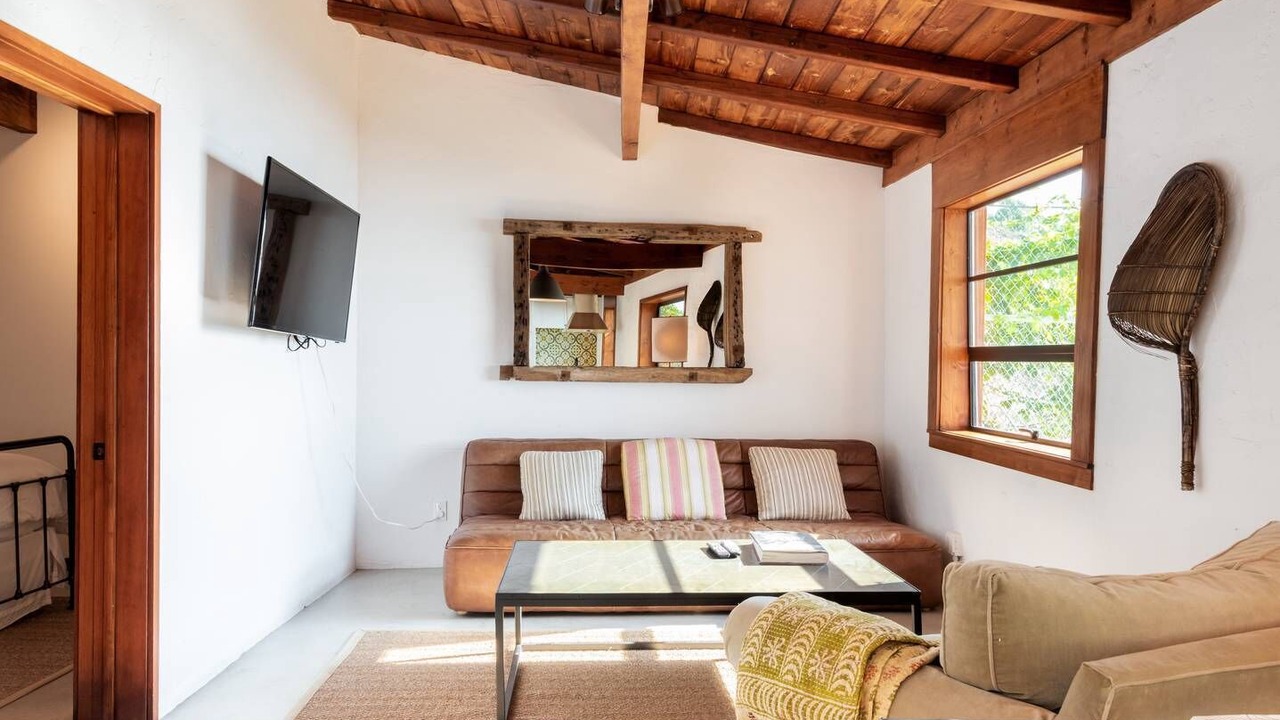 Photo of Livingroom in Eastern Malibu