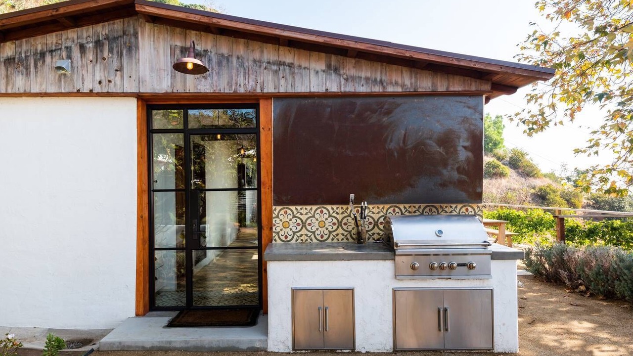 Photo of Patio Balcony in Eastern Malibu