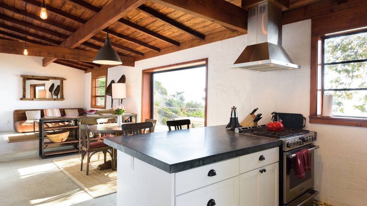 Photo of Kitchen in Eastern Malibu