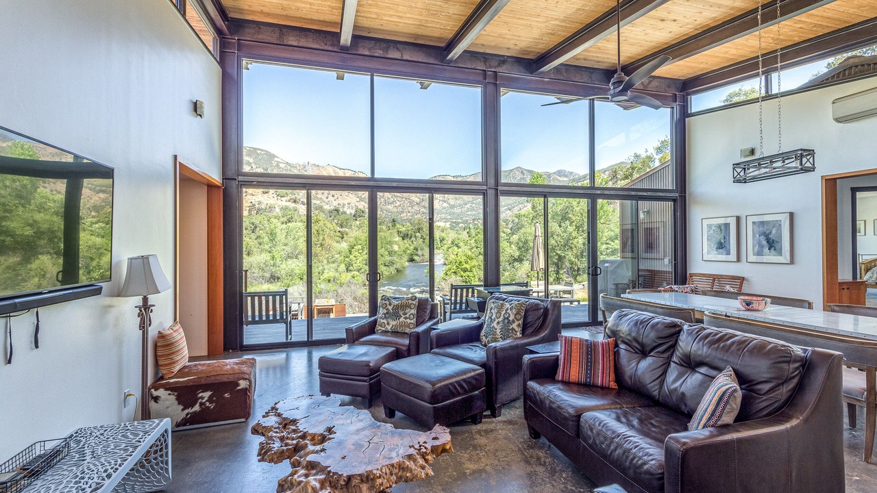 Photo of Livingroom in Three Rivers