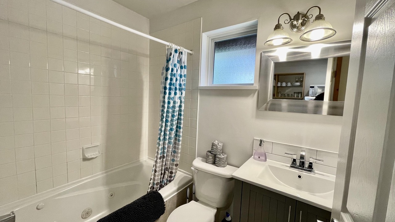 Photo of Bathroom in Ucluelet