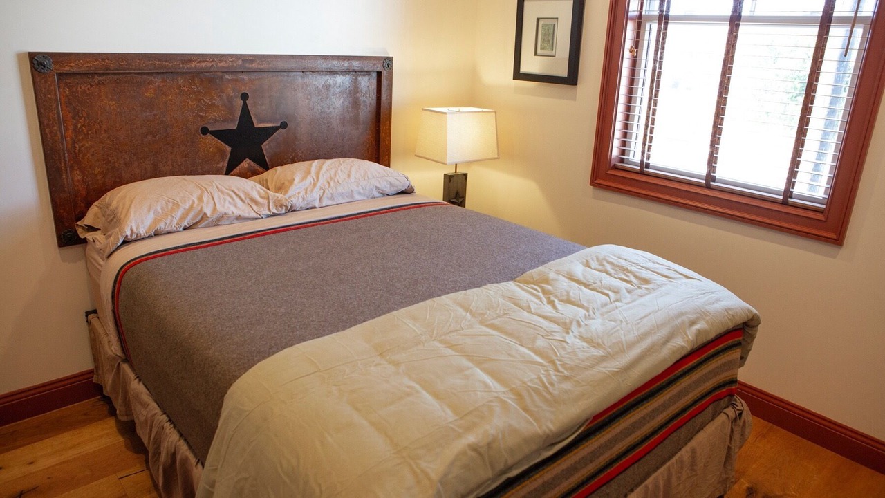 Photo of Bedroom in Los Alamos