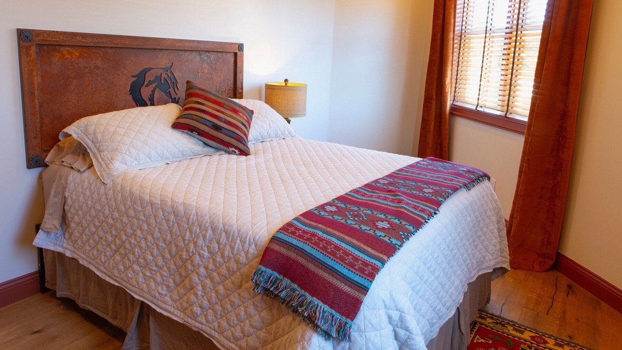 Photo of Bedroom in Los Alamos