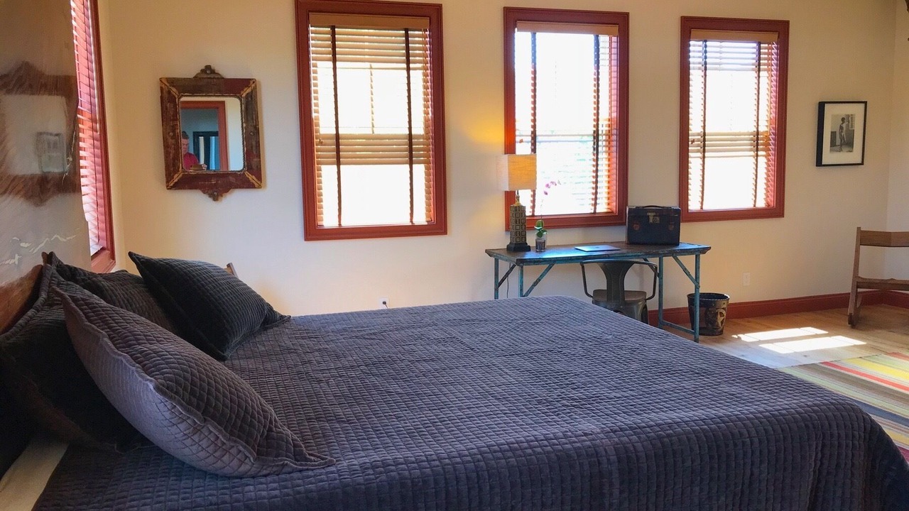 Photo of Bedroom in Los Alamos