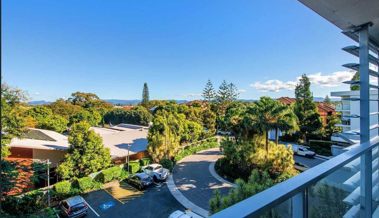 Photo of Patio Balcony in Broadbeach Waters