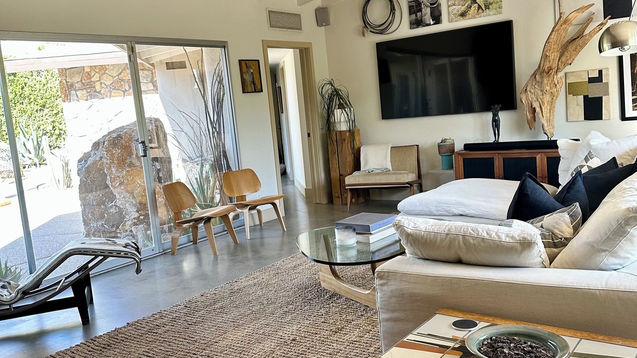 Photo of Livingroom in Tahquitz River Estates