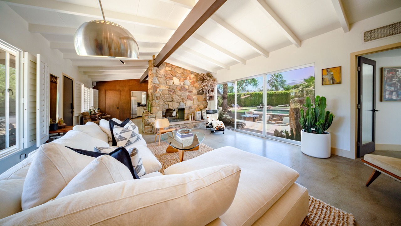 Photo of Livingroom in Tahquitz River Estates