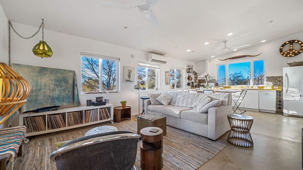 Photo of Livingroom in Landers