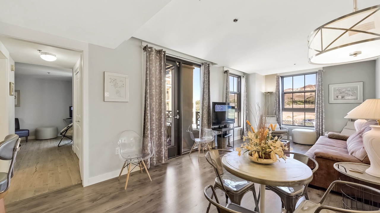 Photo of Livingroom in Lake Las Vegas