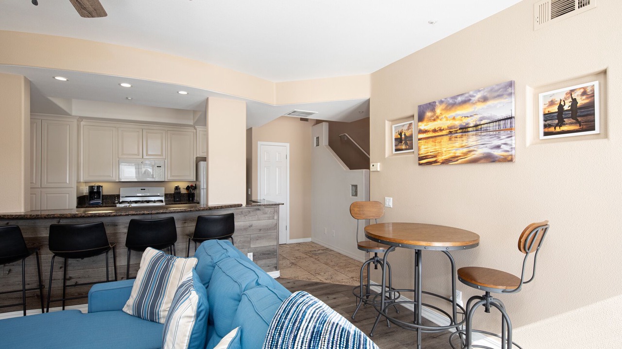 Photo of Livingroom in Downtown