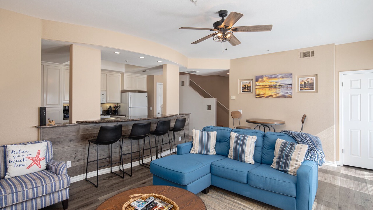 Photo of Livingroom in Downtown