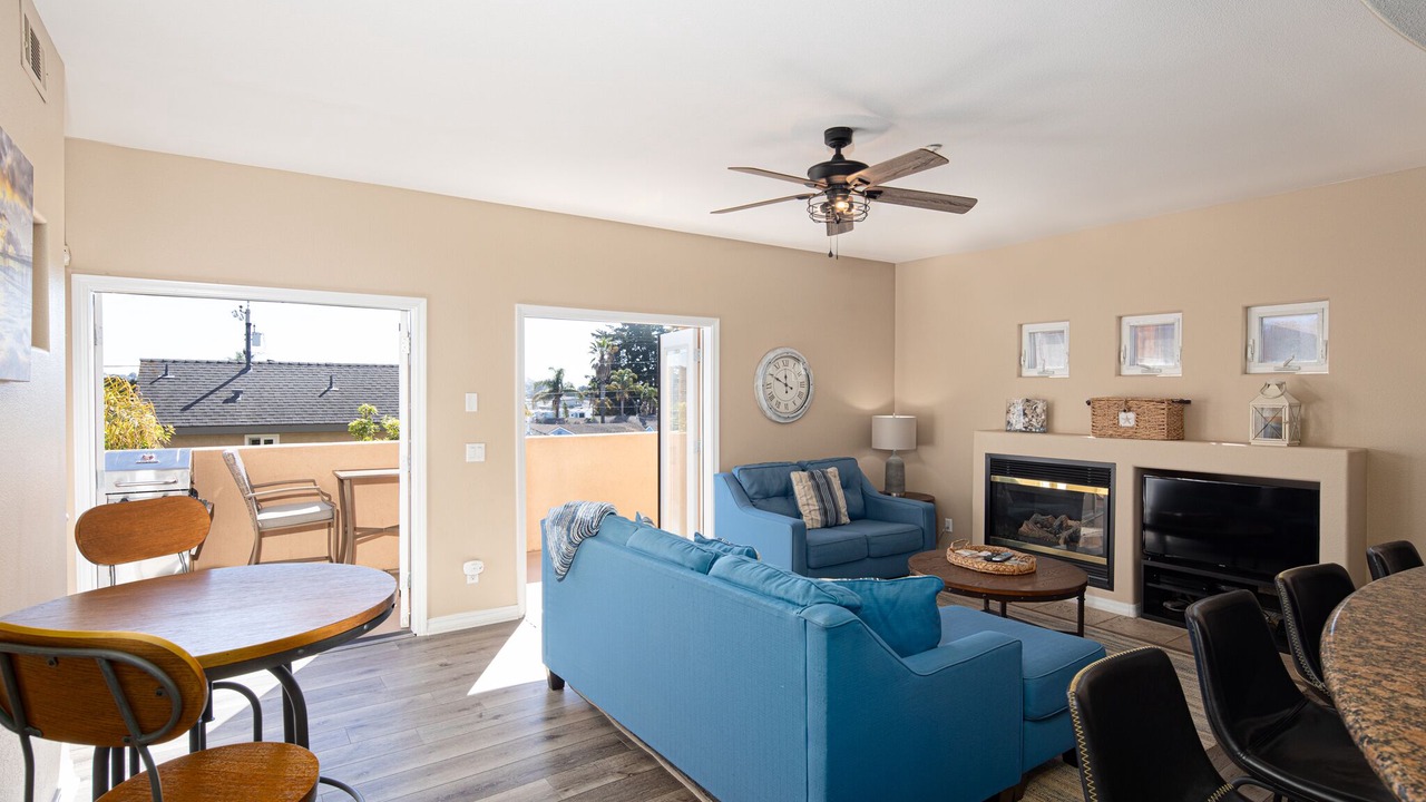 Photo of Livingroom in Downtown