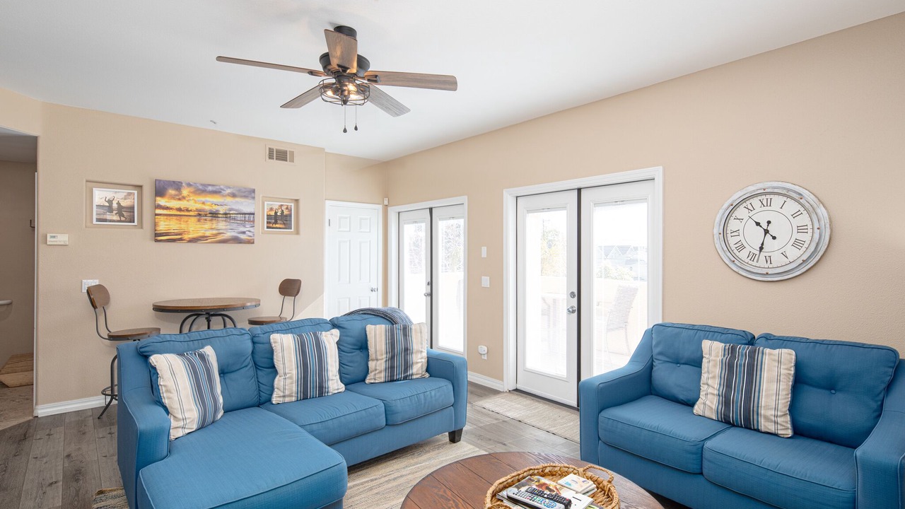 Photo of Livingroom in Downtown
