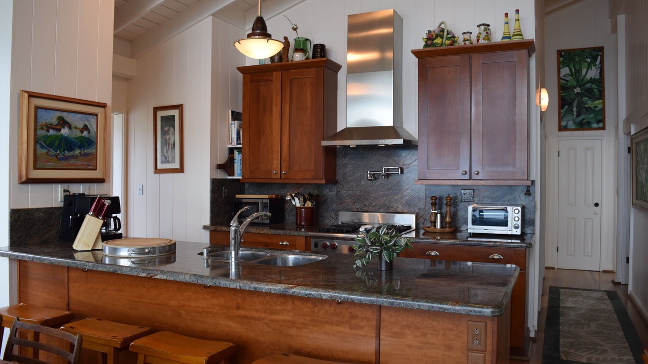 Photo of Kitchen in Mokuleia
