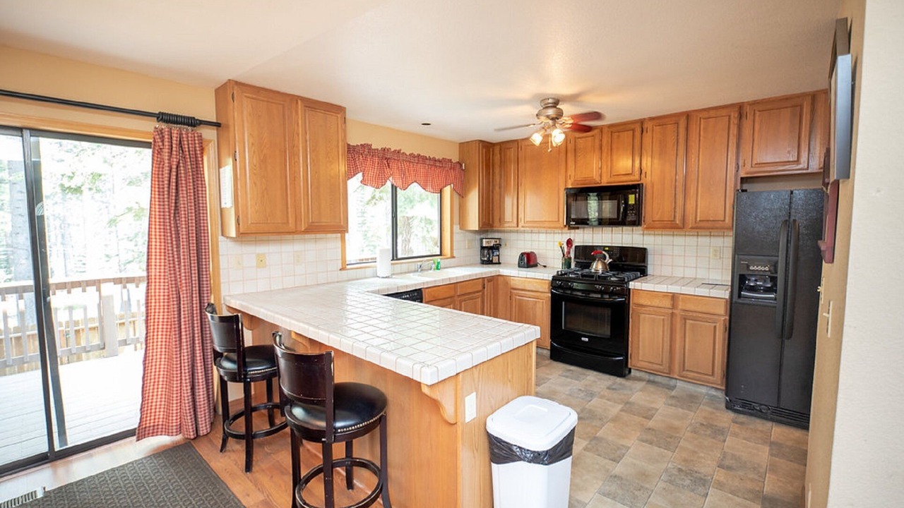 Photo of Kitchen in Pioneer Trail