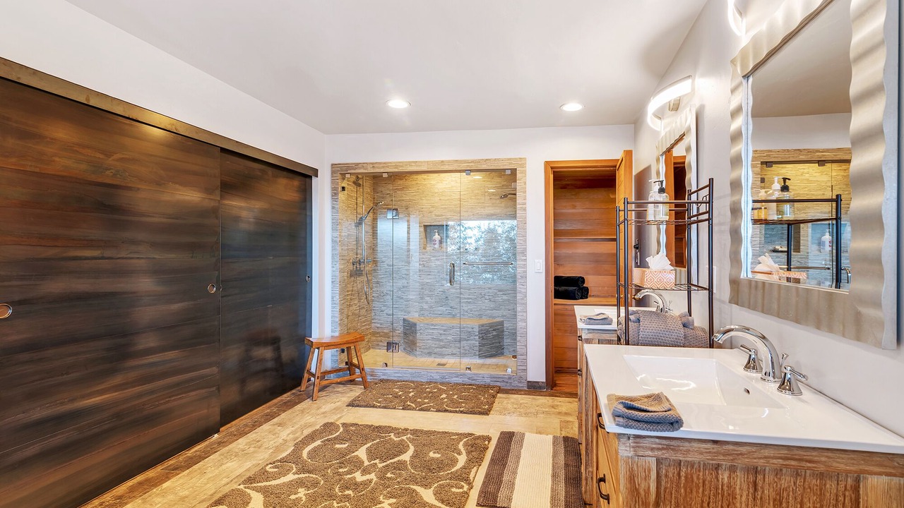 Photo of Bathroom in Lincoln Park