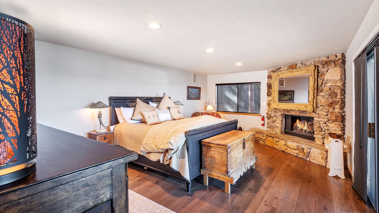 Photo of Bedroom in Lincoln Park