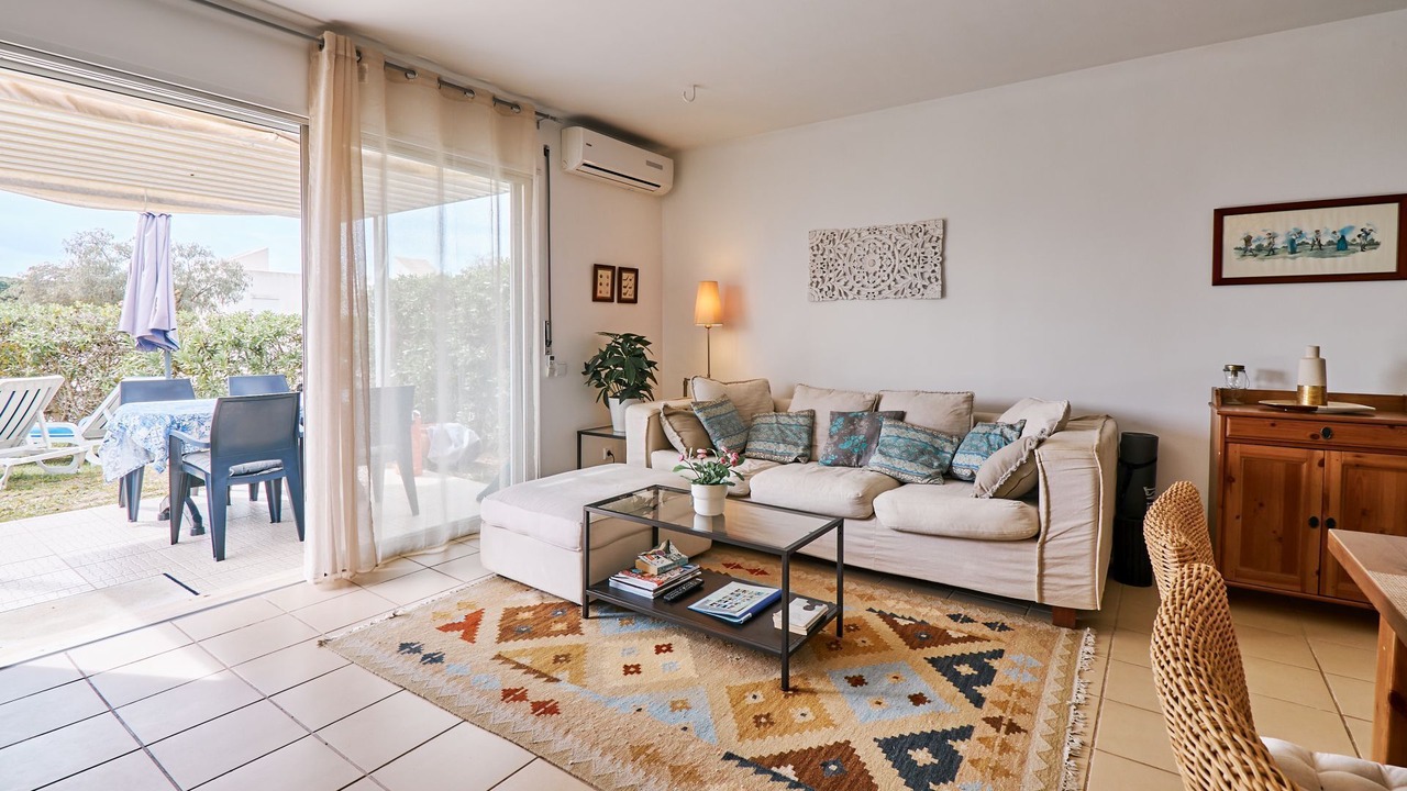Photo of Livingroom in Porches
