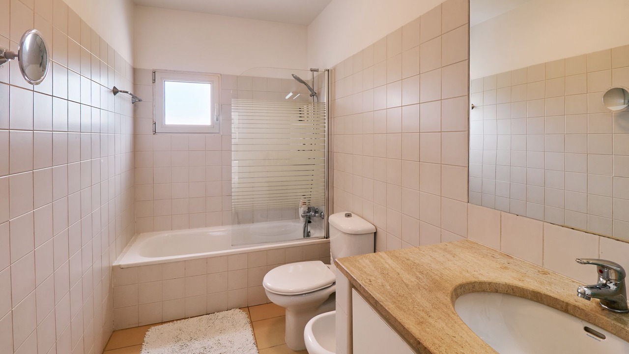 Photo of Bathroom in Porches