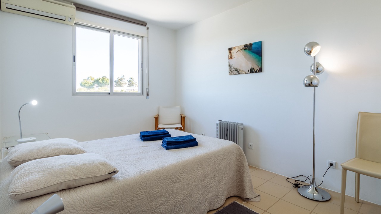 Photo of Bedroom in Porches