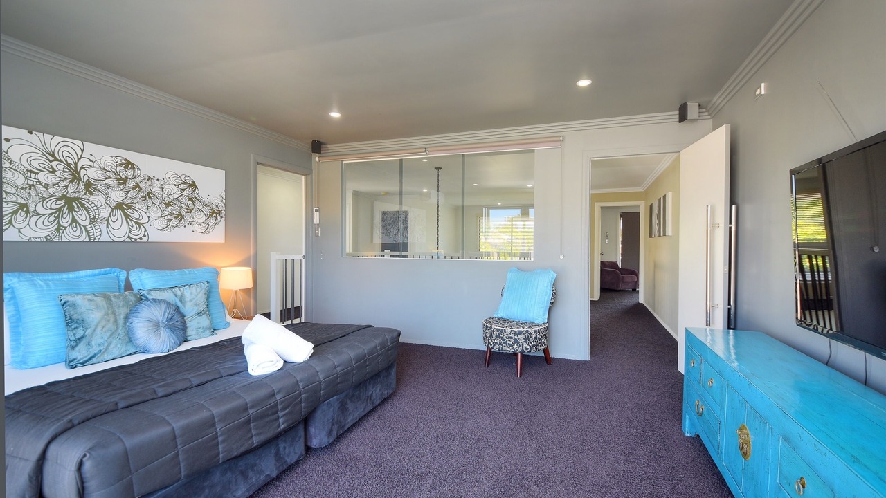 Photo of Bedroom in Broadbeach Waters