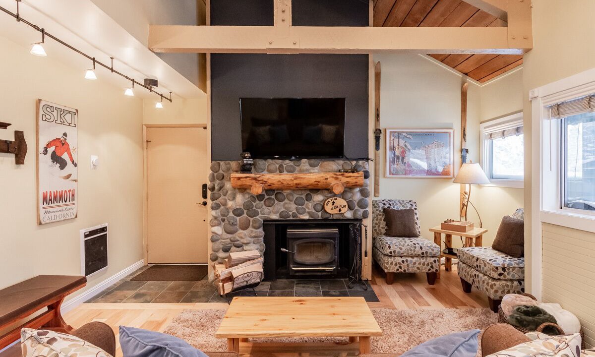 Photo of Livingroom in Majestic Pines