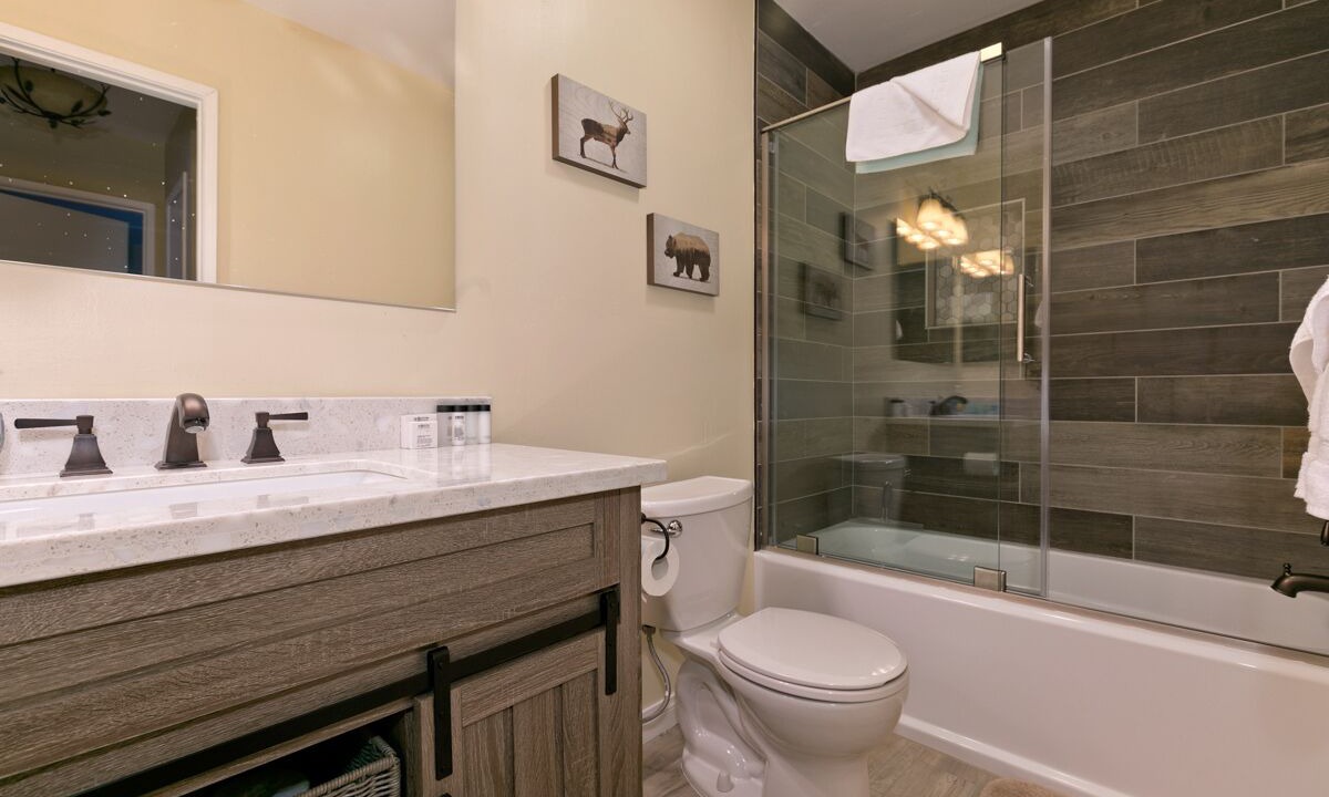 Photo of Bathroom in Majestic Pines