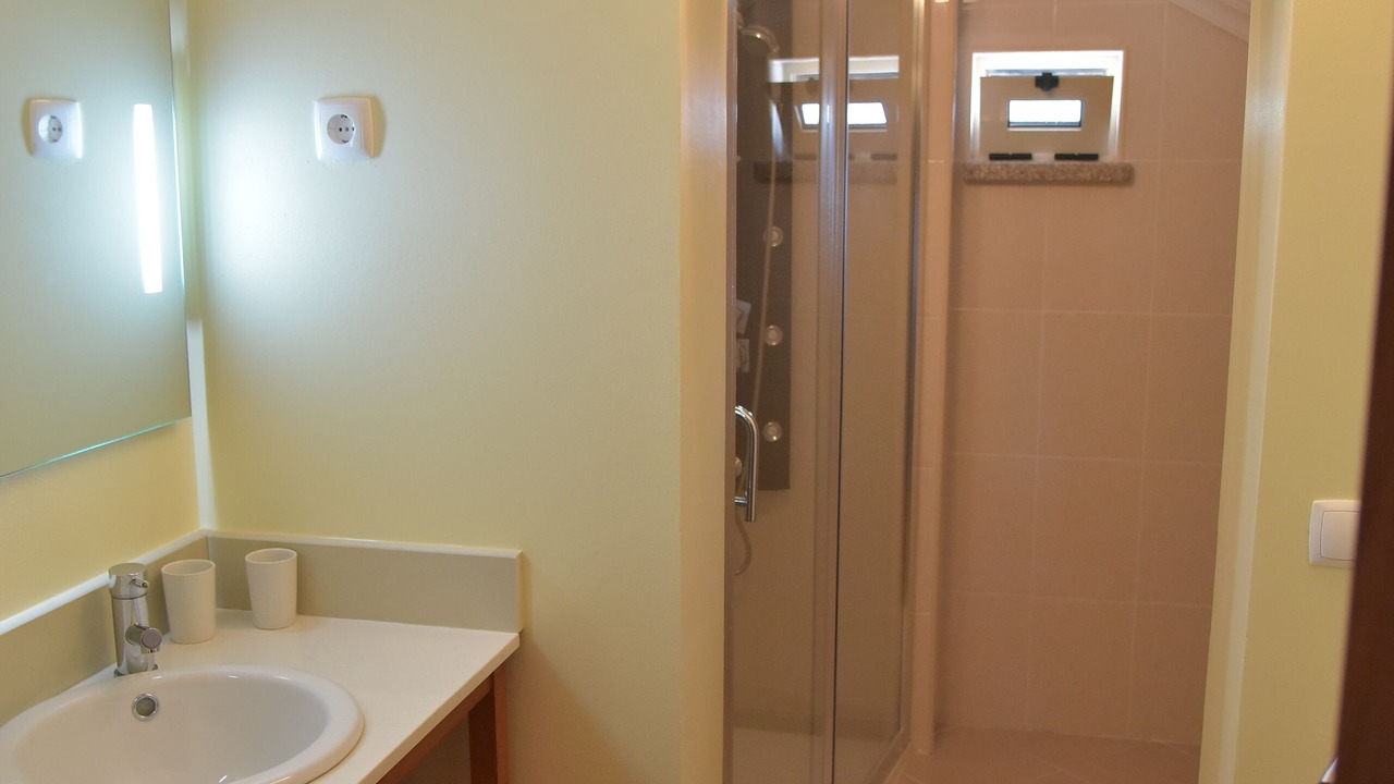 Photo of Bathroom in Resende