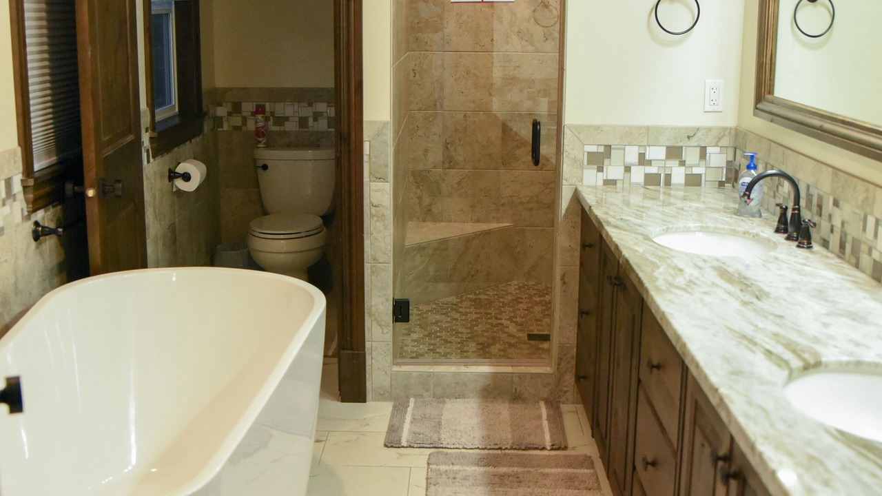 Photo of Bathroom in Waialua