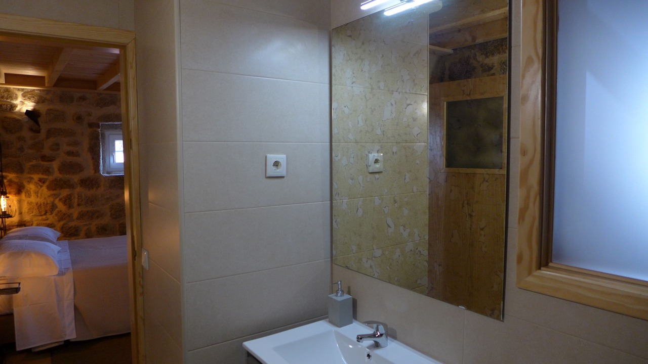 Photo of Bathroom in Monsanto