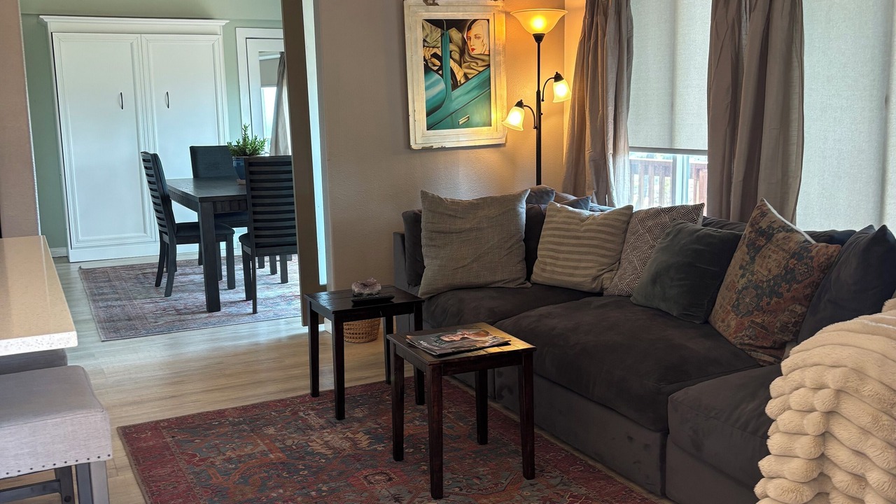Photo of Livingroom in Happy Hill