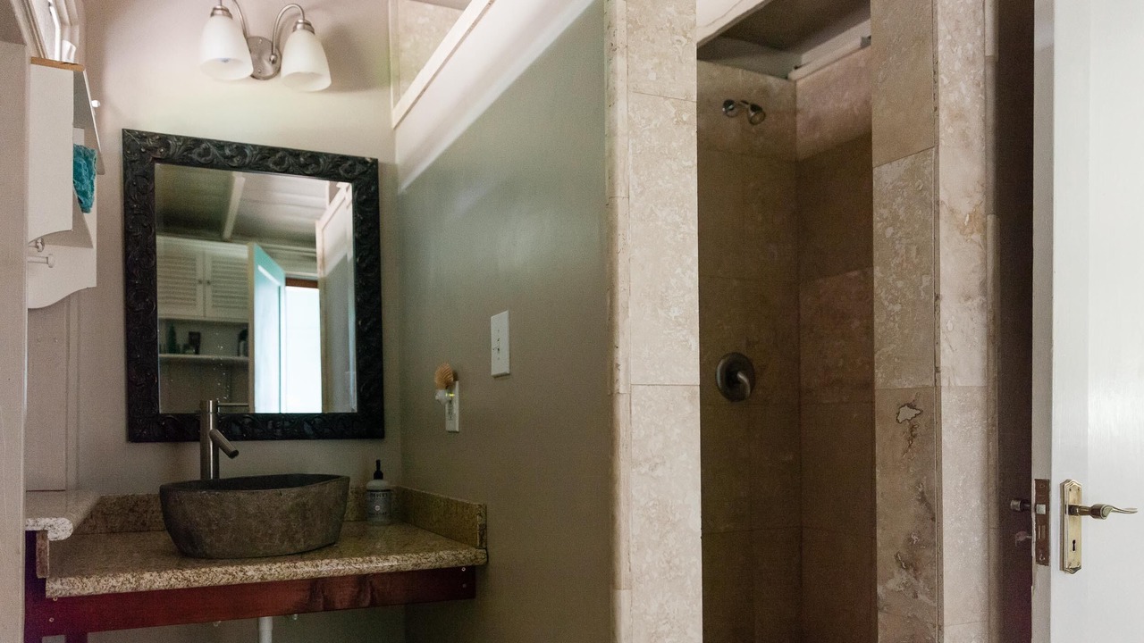 Photo of Bathroom in Waialua